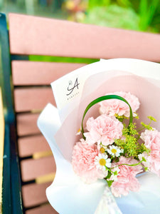 粉紅色康乃馨鮮花花束